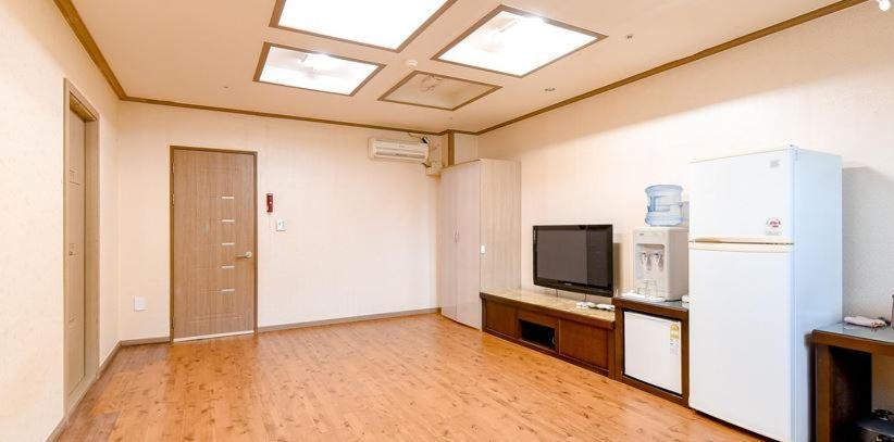 Hongcheon Resortel Εξωτερικό φωτογραφία