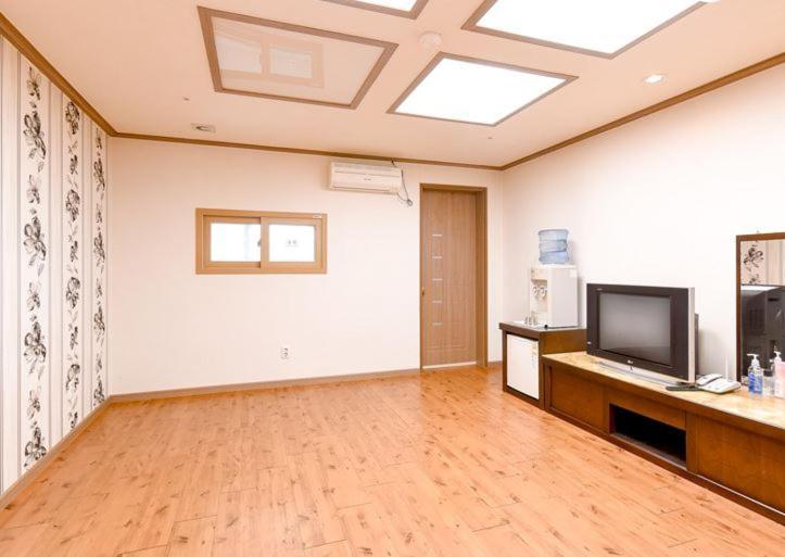 Hongcheon Resortel Εξωτερικό φωτογραφία