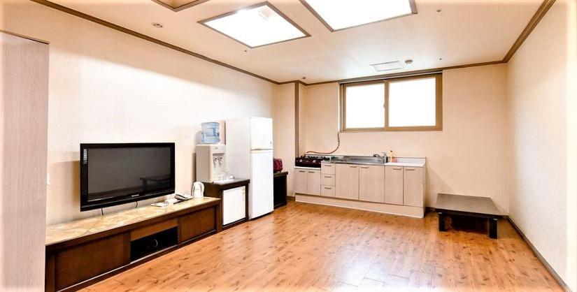 Hongcheon Resortel Εξωτερικό φωτογραφία